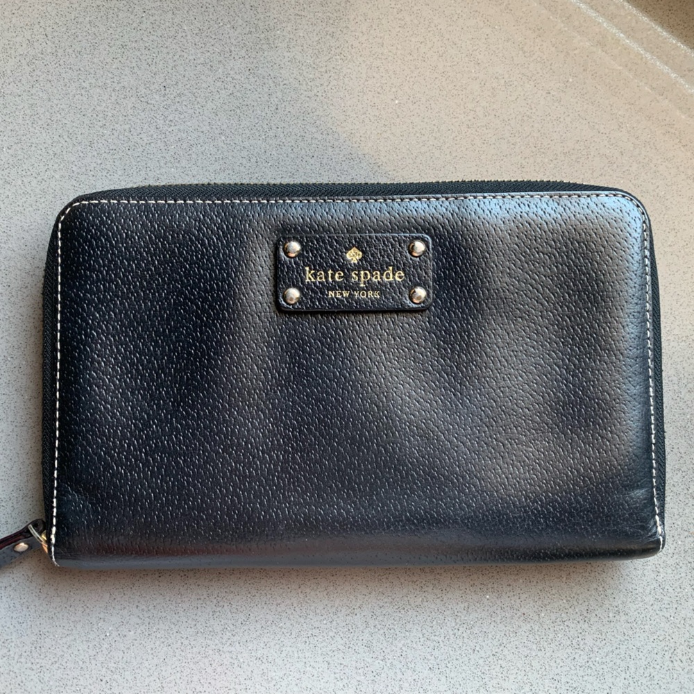 kate spade large black leather zip around wallet with gold logo
